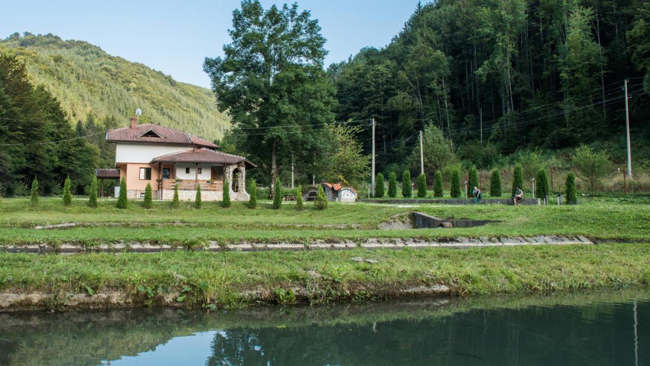 Къща за гости Черна река Рибарица Экстерьер фото